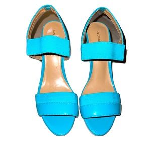 Liz Claiborne turquoise heel size 7